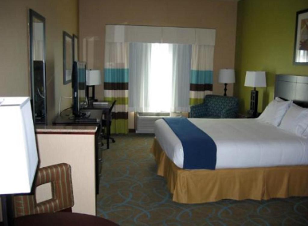 Holiday Inn Express & Suites / Red Bluff - South Redding Area, An Ihg Hotel Rum bild